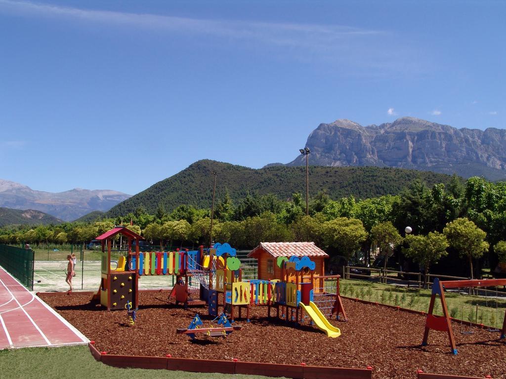Bungalows Pena Montanesa Ainsa Exterior photo